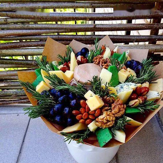 情人節男友送花指南 提前通知禮品花卉銷售，輕松表達愛意